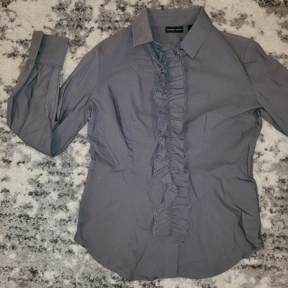 New York & Com. Grey Dress Shirt w/ Ruffled Front